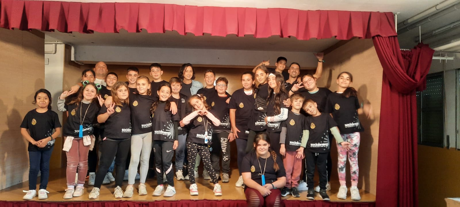 Entrega de camisetas a la Cantera
